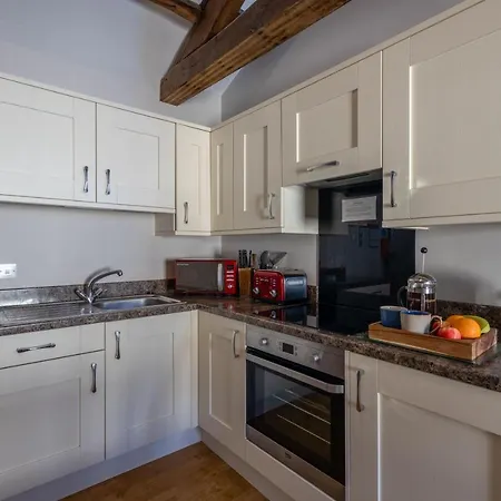 Apartment Homes - The Mews *